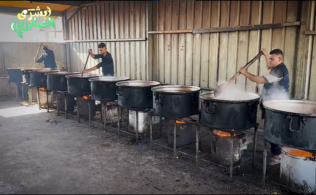 إطعام 15 ألف نازح يوميا في مطبخ البركة بمواصي خان يونس